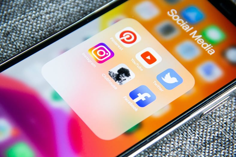Paid vs. Free Social Media Marketing Methods